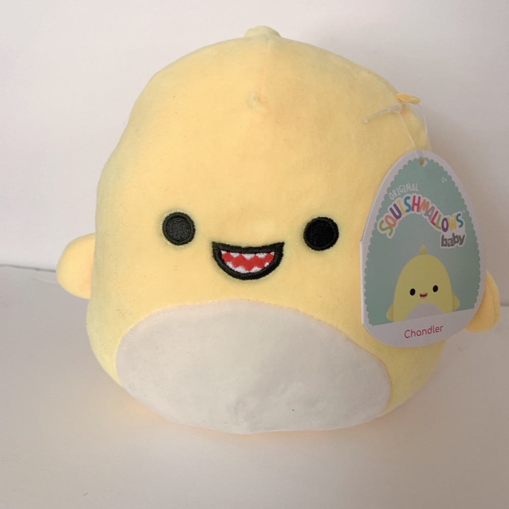 Squishmallows Baby Aldi 7” Chandler the Yellow Shark 2021 Limited Edition